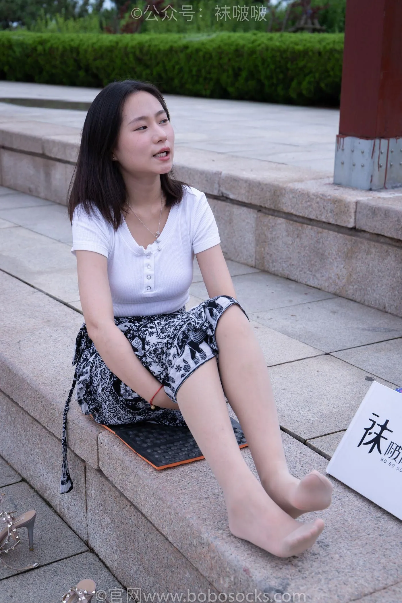 [BoBoSocks袜啵啵]NO.014 思思-华伦天奴高跟鞋、肉丝 [140P]插图1